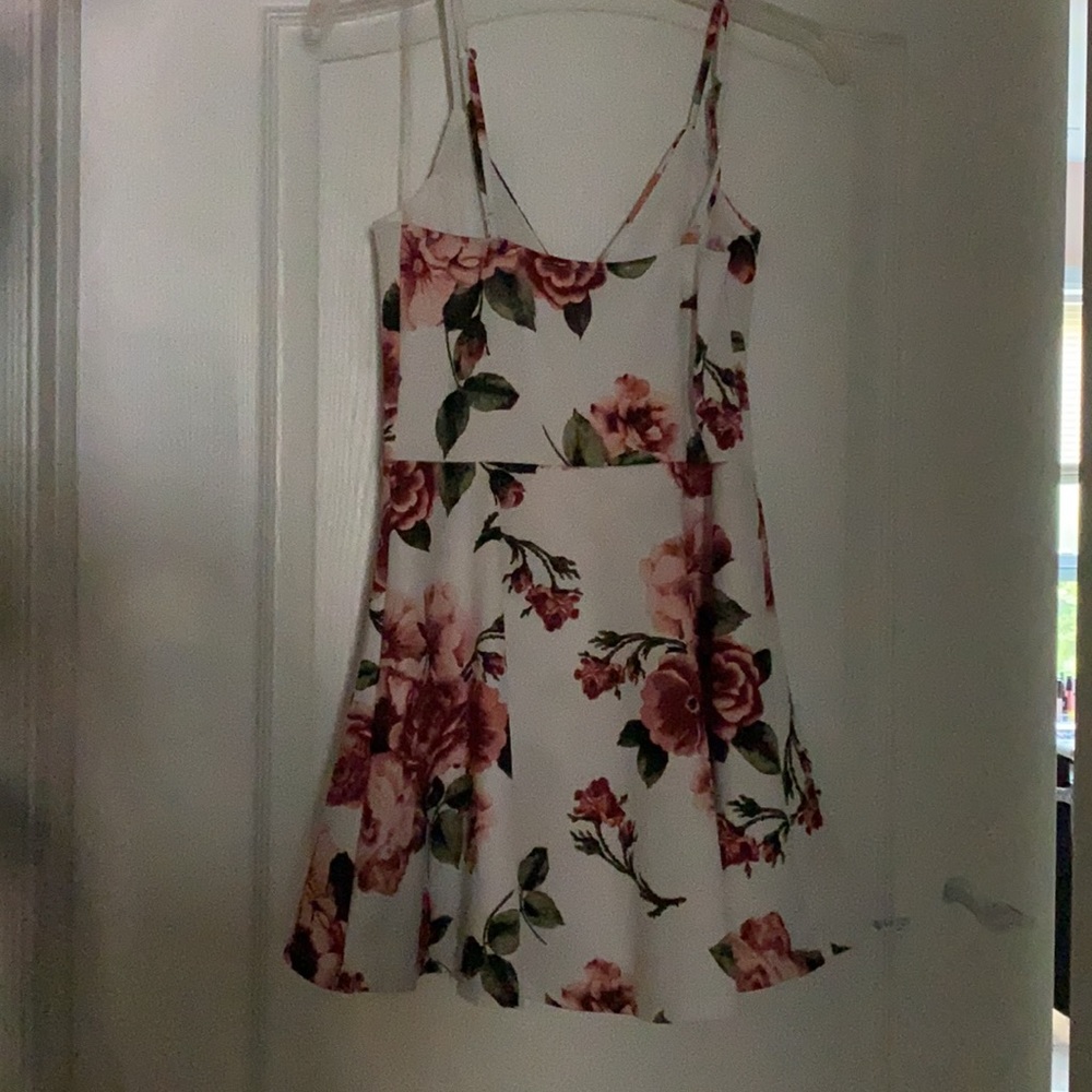 Super cute romper - Picture 2 of 3